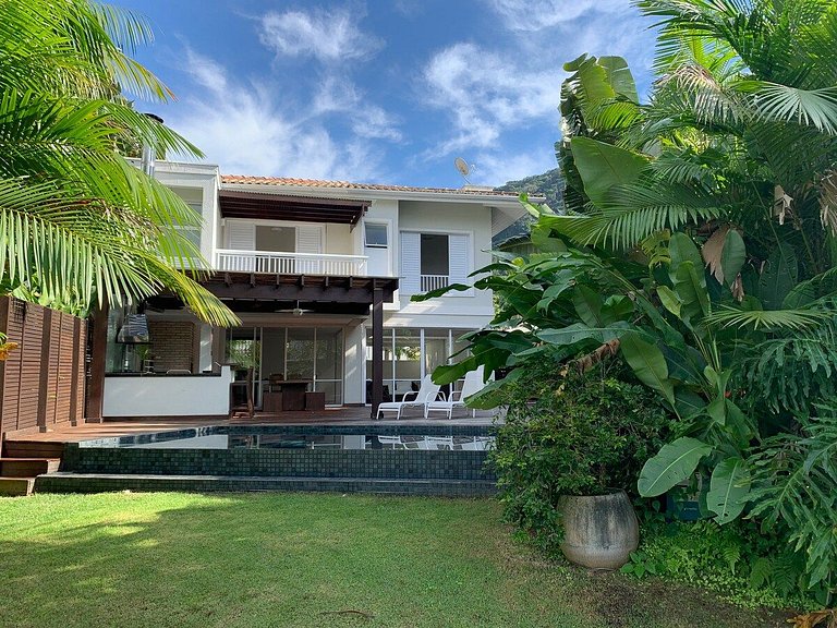 Raízes de Juquehy c/Piscina Privativa (Casa Ipê)