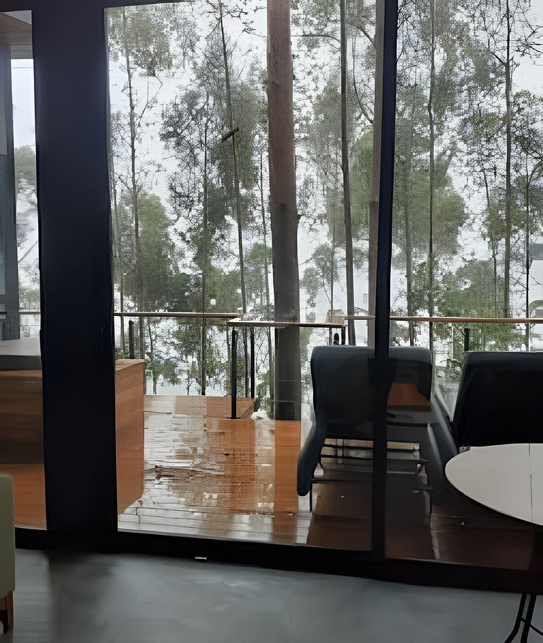 Casa na árvore ofurô + vista nas montanhas | única