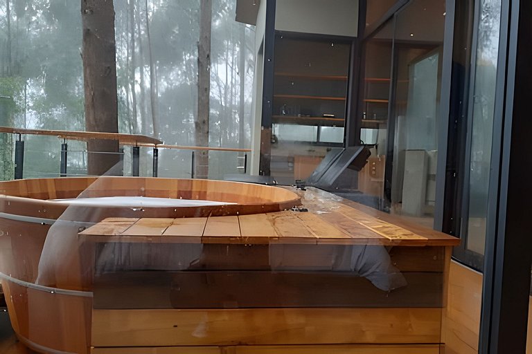 Casa na árvore ofurô + vista nas montanhas | única