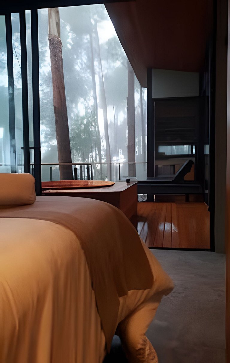 Casa na árvore ofurô + vista nas montanhas | única