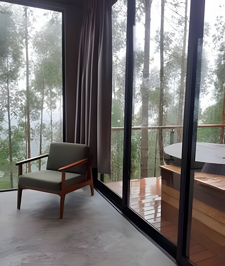 Casa na árvore ofurô + vista nas montanhas | única