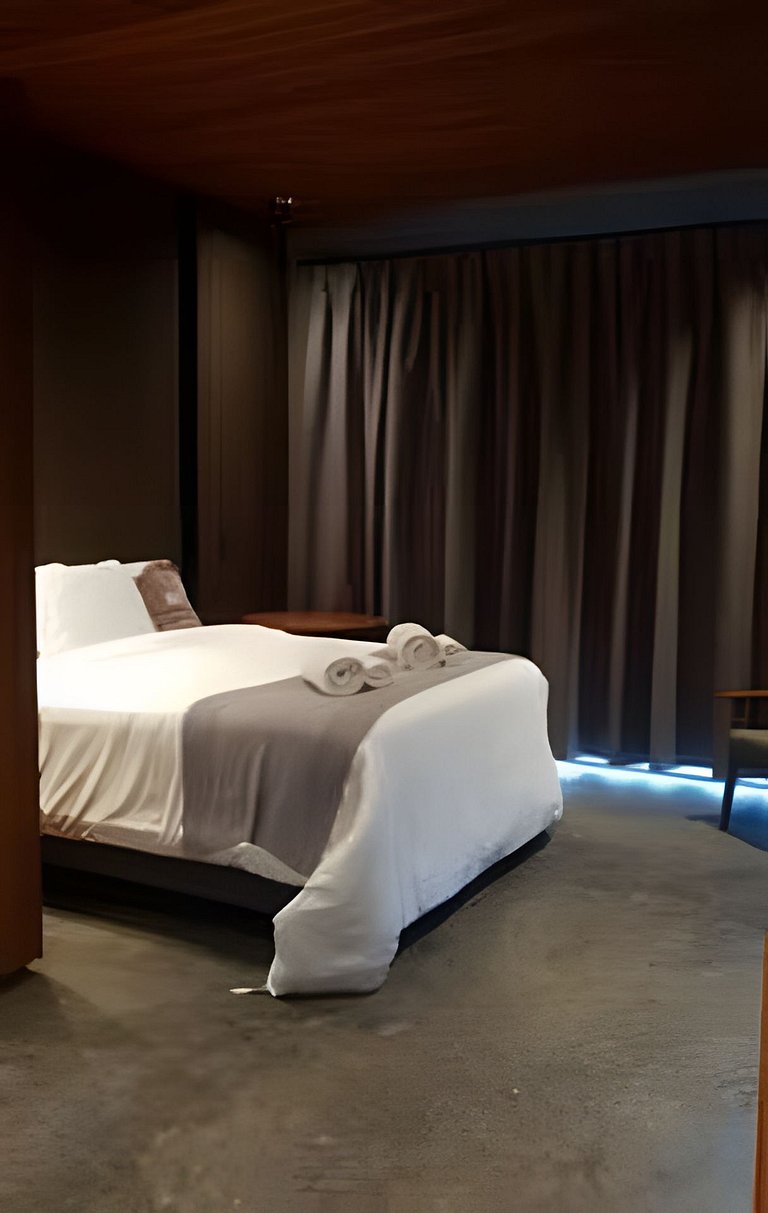 Casa na árvore ofurô + vista nas montanhas | única