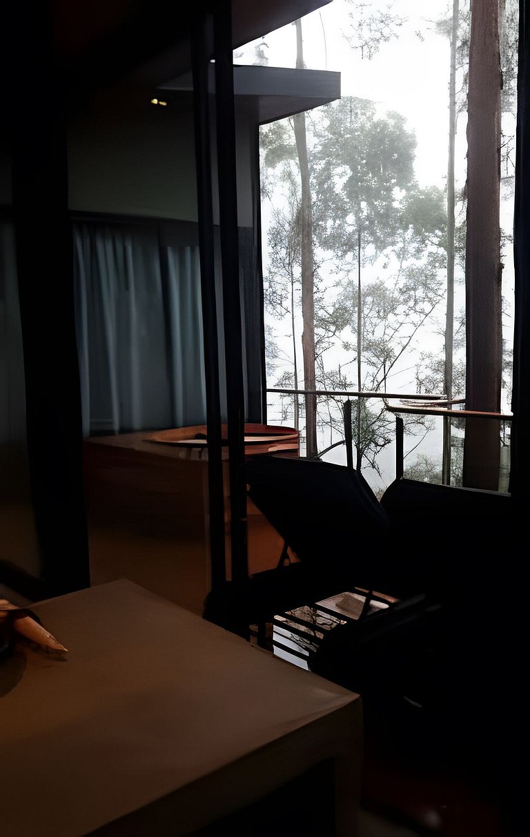 Casa na árvore ofurô + vista nas montanhas | única