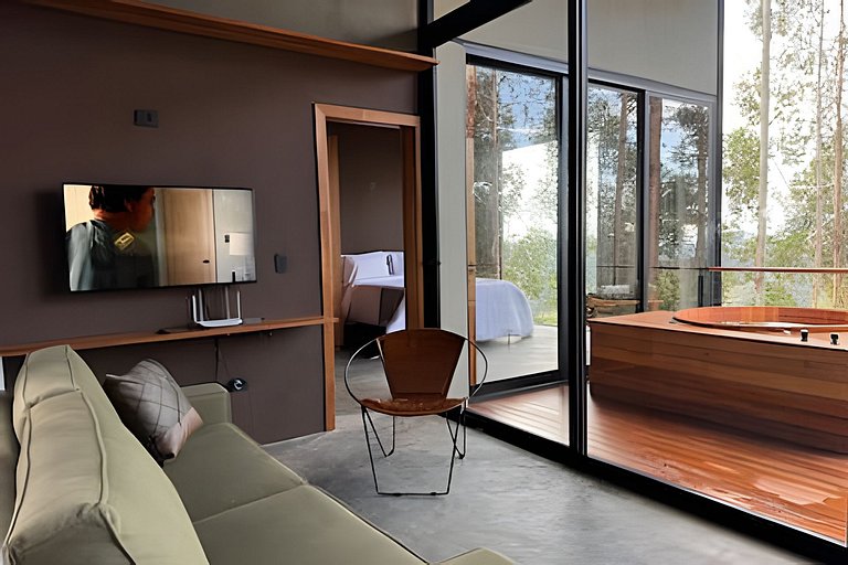 Casa na árvore ofurô + vista nas montanhas | única