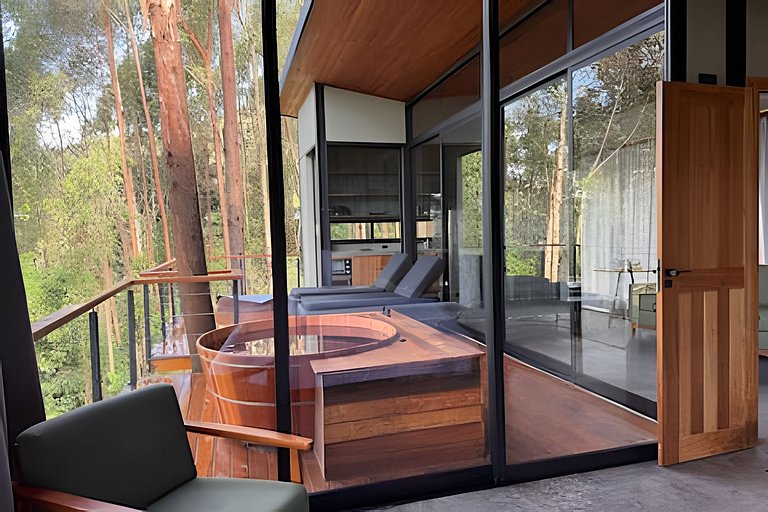 Casa na árvore ofurô + vista nas montanhas | única