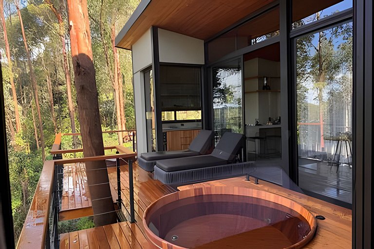 Casa na árvore ofurô + vista nas montanhas | única