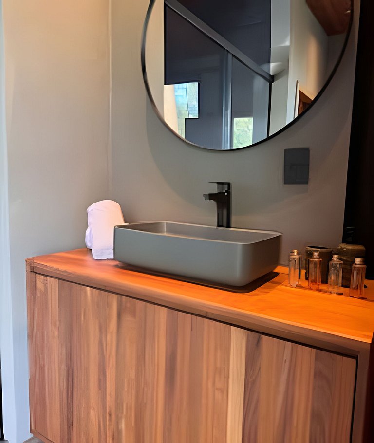 Restart Homes Casa na árvore ofurô vista montanhas