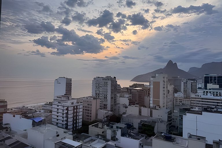 NOVO - Vista panorâmica Mar e Dois irmãos