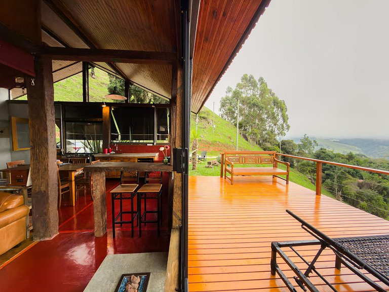 Jacuzzi com vista nas montanhas Refúgio romântico