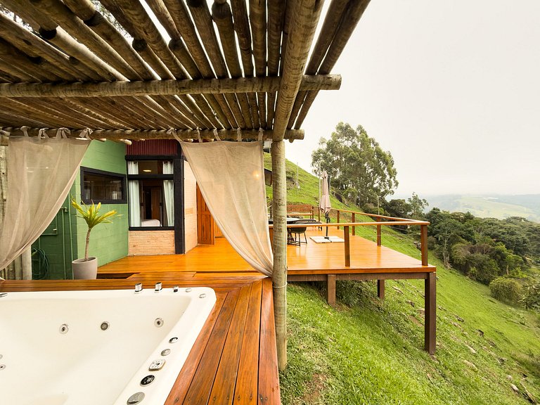 Linda Casa de Montanha com Jacuzzi (Casa Pedra)