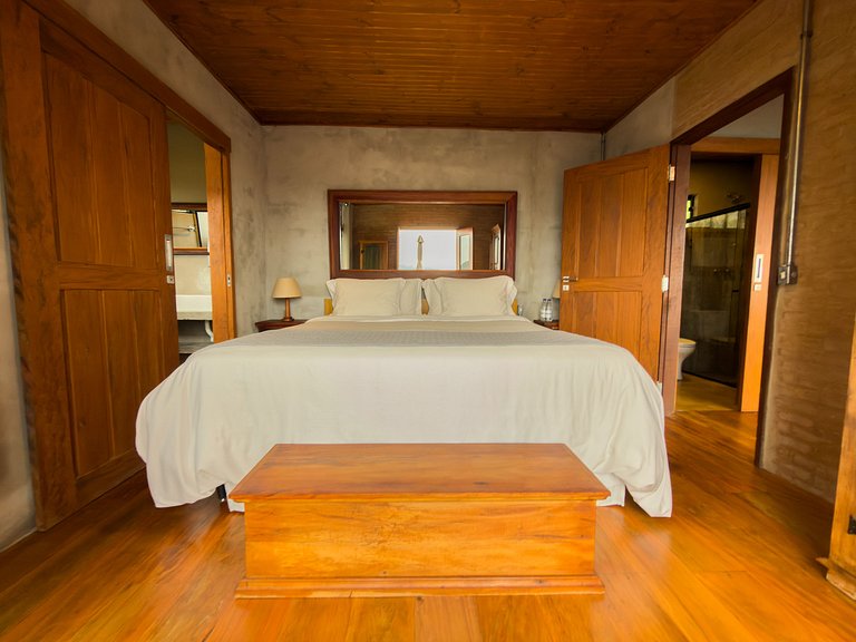 Linda Casa de Montanha com Jacuzzi (Casa Pedra)