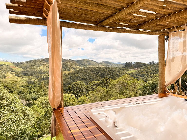 Linda Casa de Montanha com Jacuzzi (Casa Pedra)