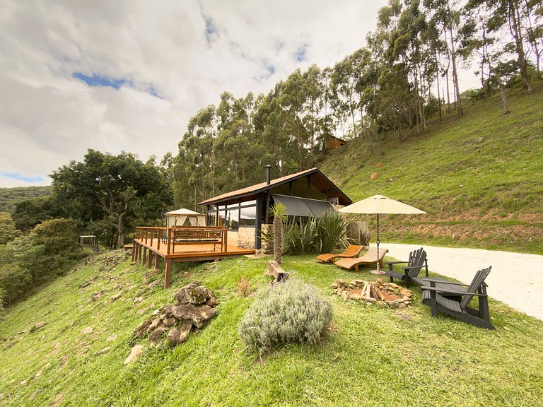 Jacuzzi com vista nas montanhas Refúgio romântico