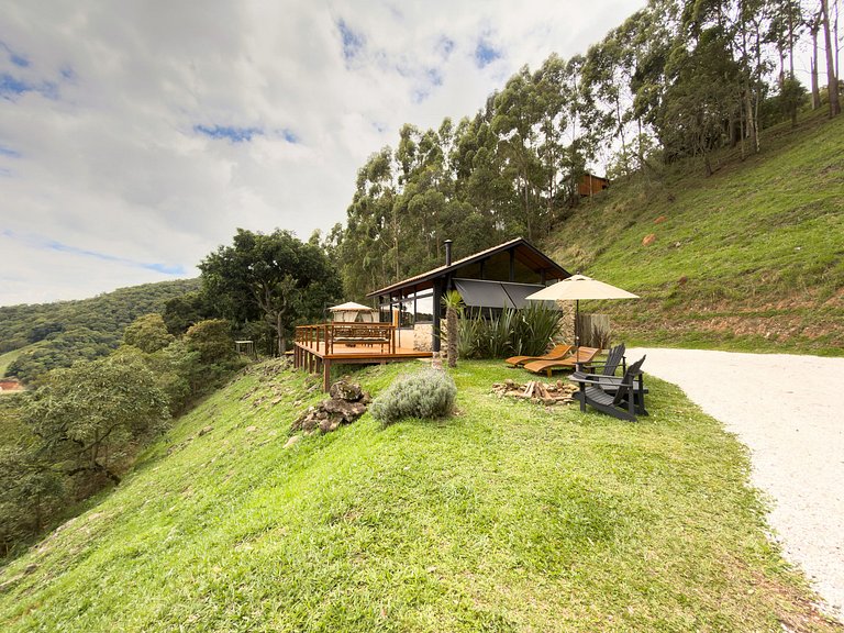 Linda Casa de Montanha com Jacuzzi (Casa Pedra)