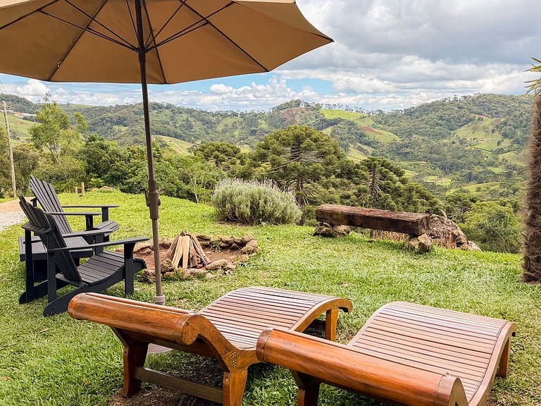 Linda Casa de Montanha com Jacuzzi (Casa Pedra)