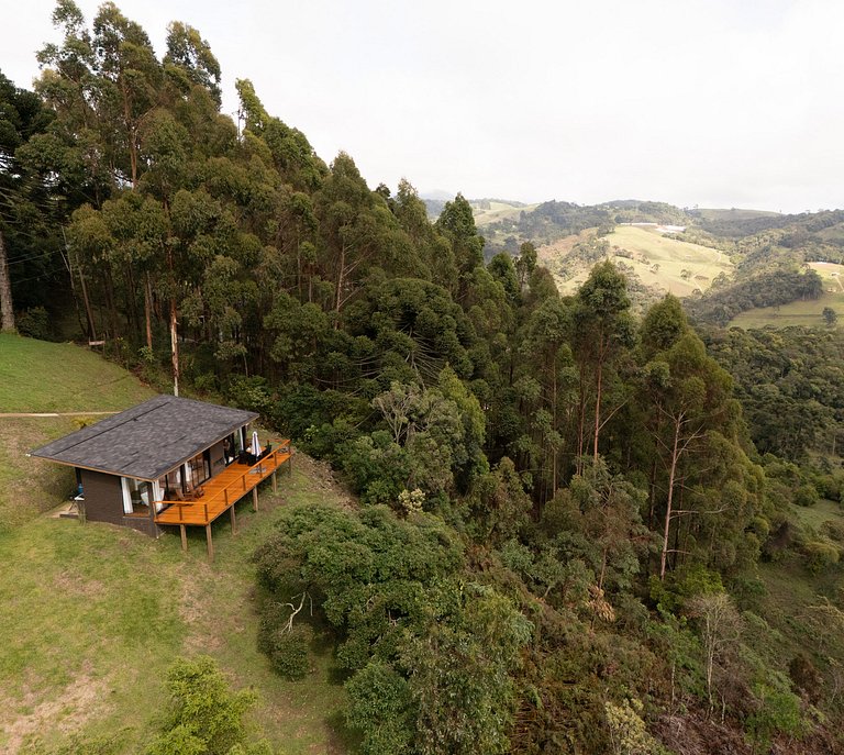 Casa com vista cinematográfica silêncio e natureza