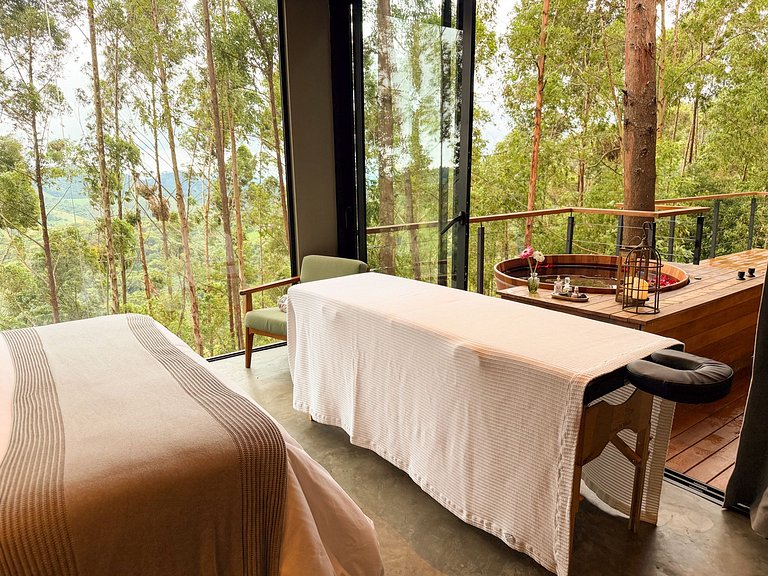 Restart Homes Casa na árvore ofurô vista montanhas