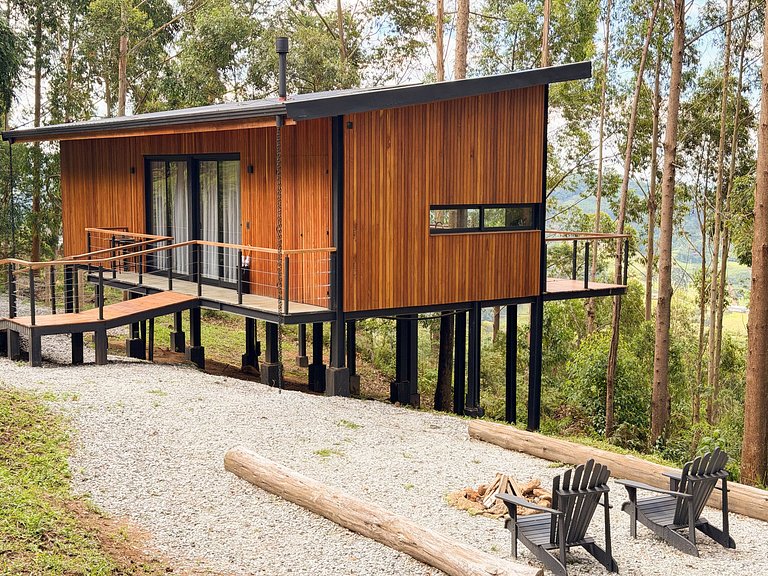 Restart Homes Casa na árvore ofurô vista montanhas