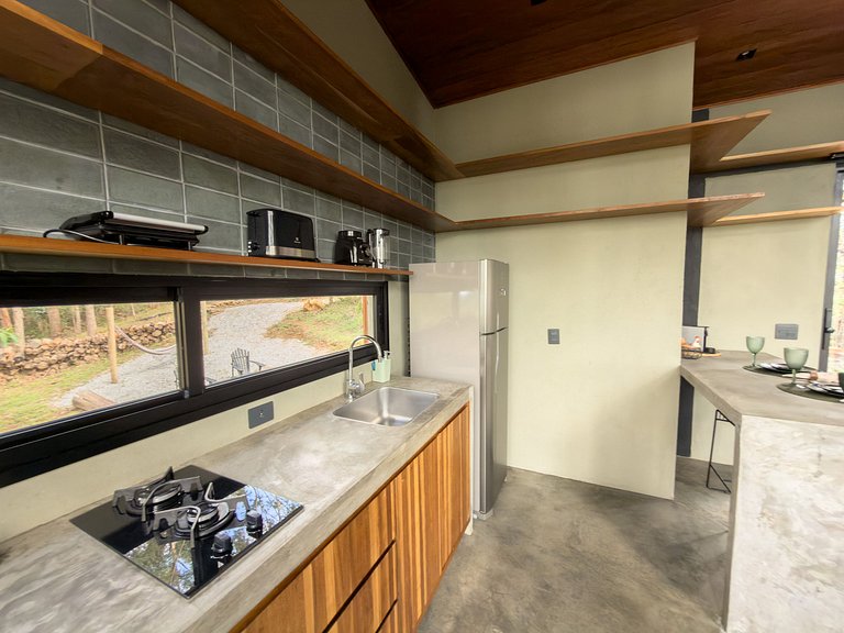 Casa na árvore ofurô + vista nas montanhas | única