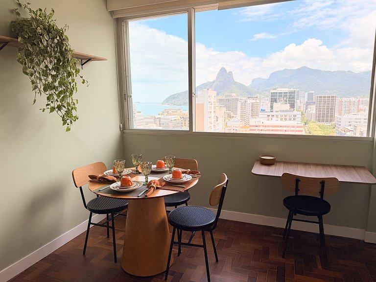 NOVO - Vista panorâmica Mar e Dois irmãos