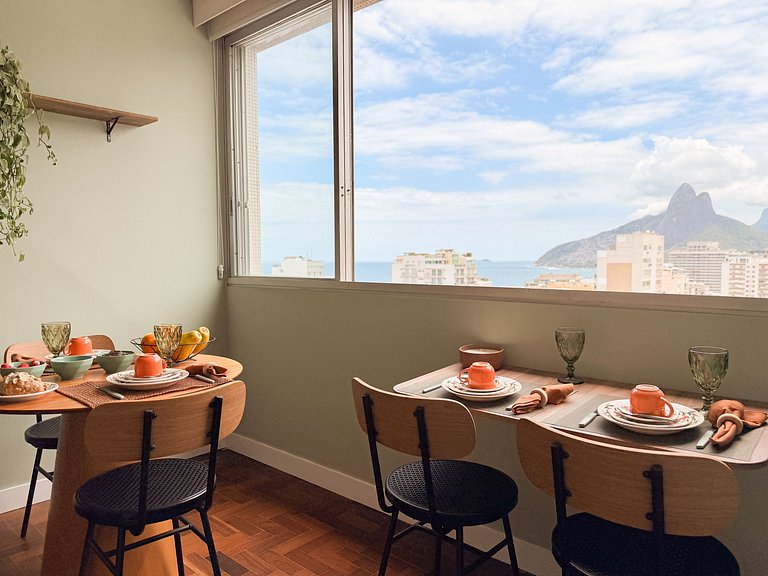 NOVO - Vista panorâmica Mar e Dois irmãos