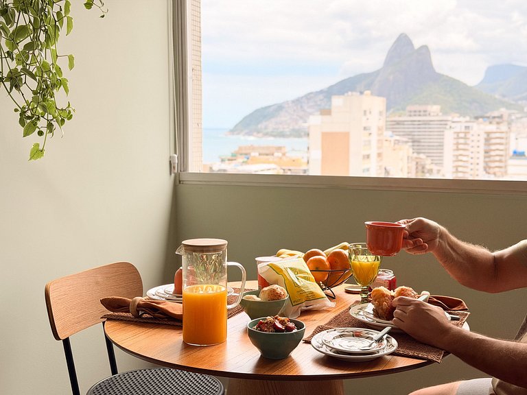 NOVO - Vista panorâmica Mar e Dois irmãos