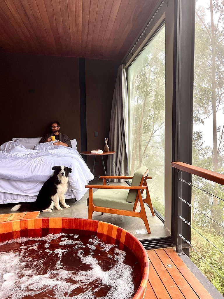 Restart Homes Casa na árvore ofurô vista montanhas