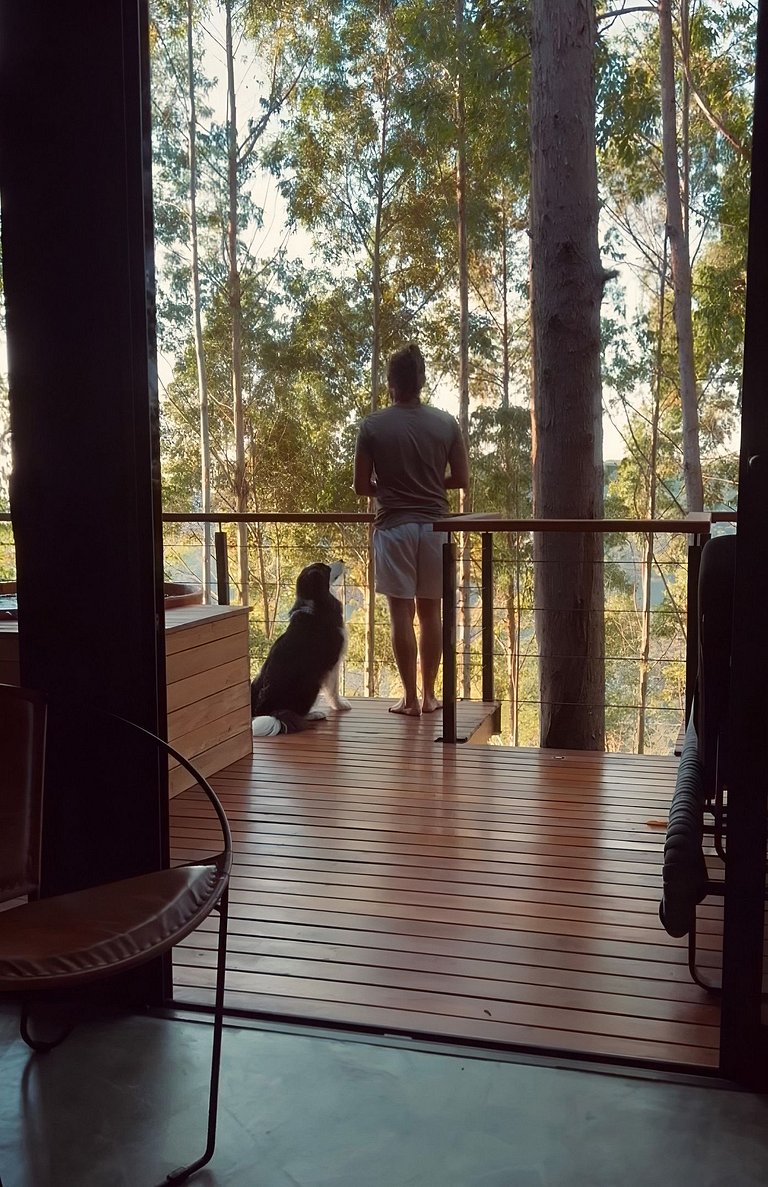 Restart Homes Casa na árvore ofurô vista montanhas